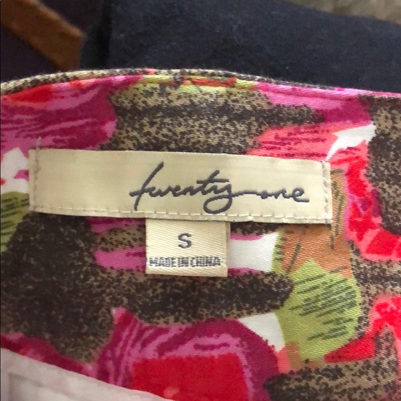 Floral Print Skirt - Picture 3 of 5